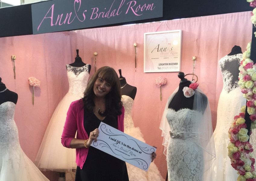 TV bride finds dress to impress at first sight